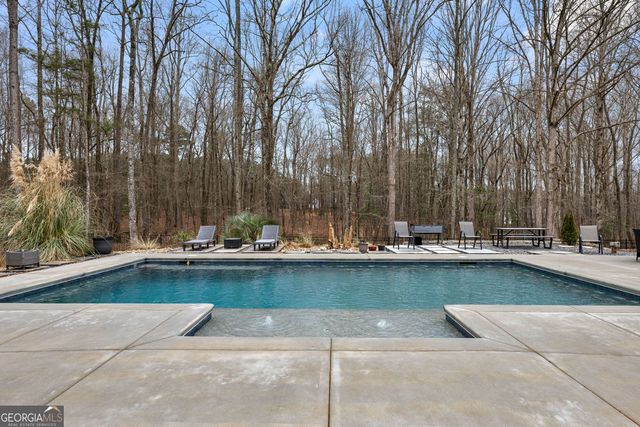 180 Lawshe Farm Drive, Senoia, GA 30276