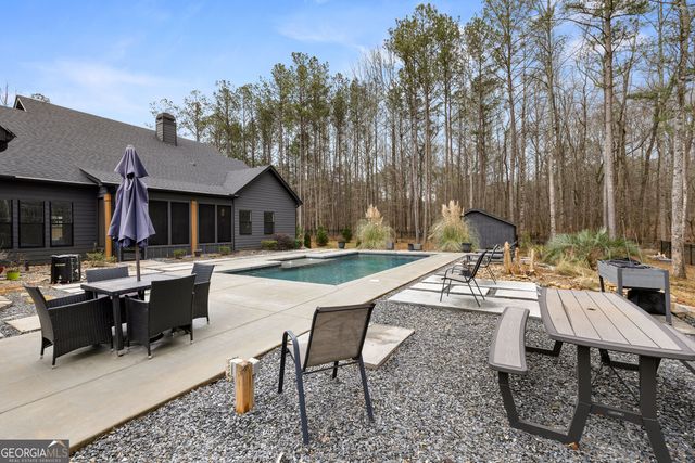 180 Lawshe Farm Drive, Senoia, GA 30276