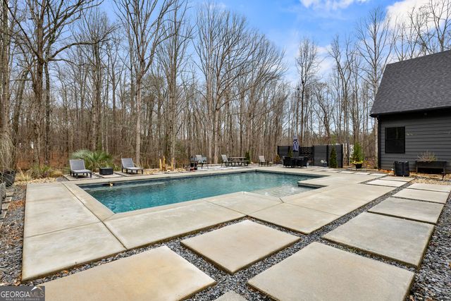 180 Lawshe Farm Drive, Senoia, GA 30276