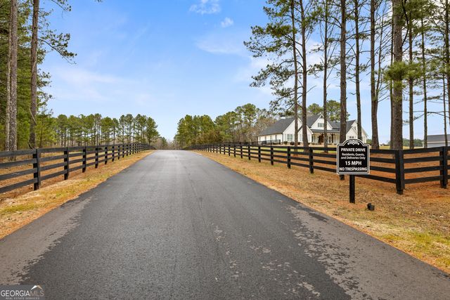 180 Lawshe Farm Drive, Senoia, GA 30276