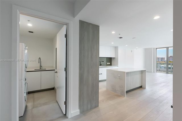 9201 E Bay Harbor Dr 603, Bay Harbor Islands, FL 33154