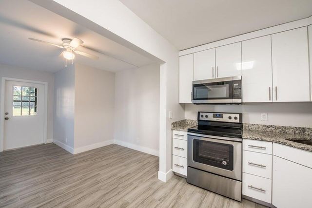 4765 Sable Pine Circle B1, West Palm Beach, FL 33417