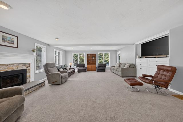 23 Merrymeeting Drive, Merrimack, NH 03054