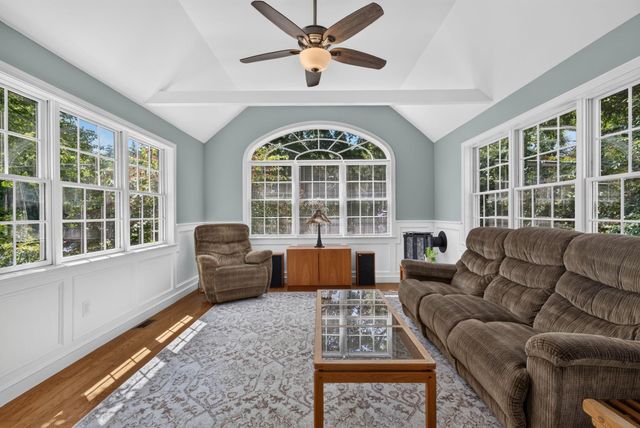 23 Merrymeeting Drive, Merrimack, NH 03054