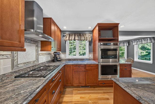 23 Merrymeeting Drive, Merrimack, NH 03054