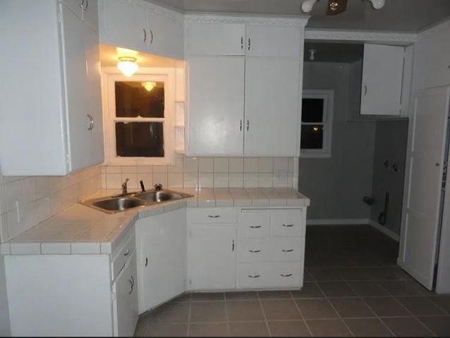 1806 E Clinton Avenue, Fresno, CA 93703