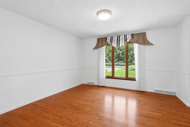 528 N CEDAR LAKE DR, Columbia, MO 65203