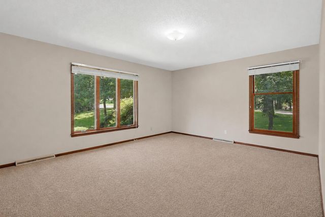 528 N CEDAR LAKE DR, Columbia, MO 65203