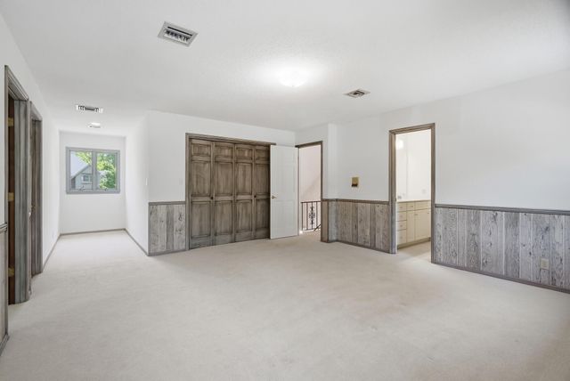 528 N CEDAR LAKE DR, Columbia, MO 65203