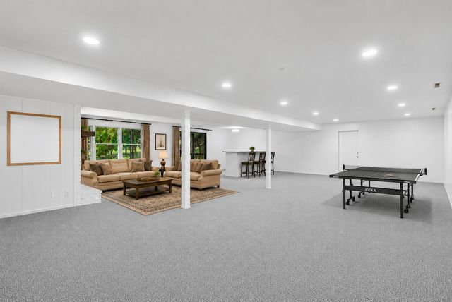 528 N CEDAR LAKE DR, Columbia, MO 65203