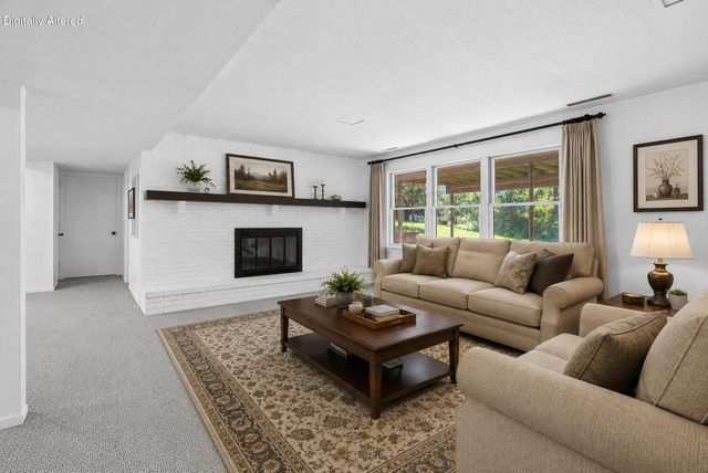 528 N CEDAR LAKE DR, Columbia, MO 65203