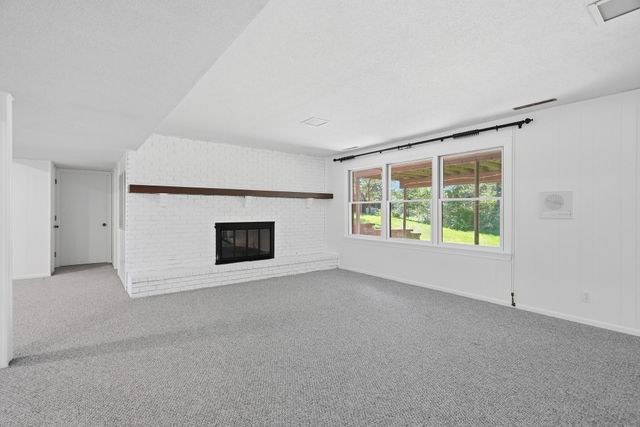 528 N CEDAR LAKE DR, Columbia, MO 65203
