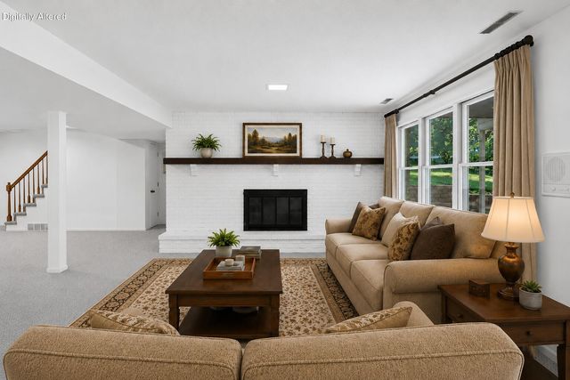 528 N CEDAR LAKE DR, Columbia, MO 65203