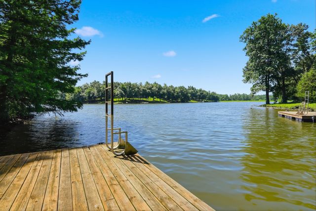 528 N CEDAR LAKE DR, Columbia, MO 65203