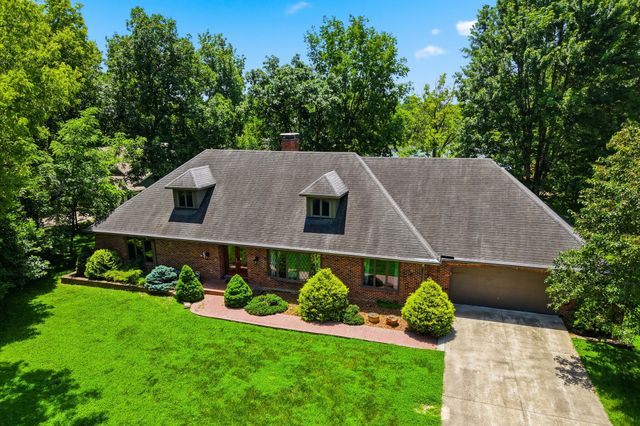 528 N CEDAR LAKE DR, Columbia, MO 65203