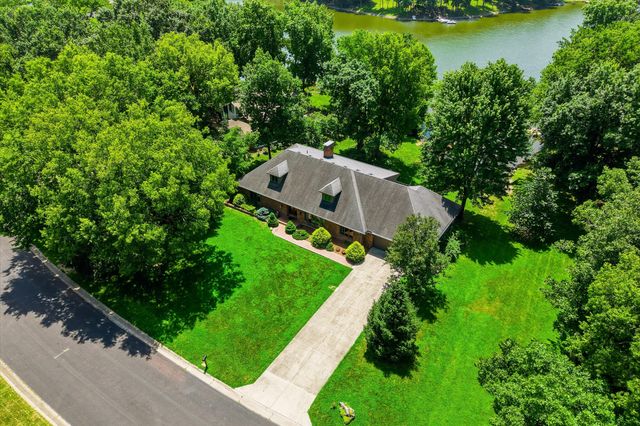 528 N CEDAR LAKE DR, Columbia, MO 65203