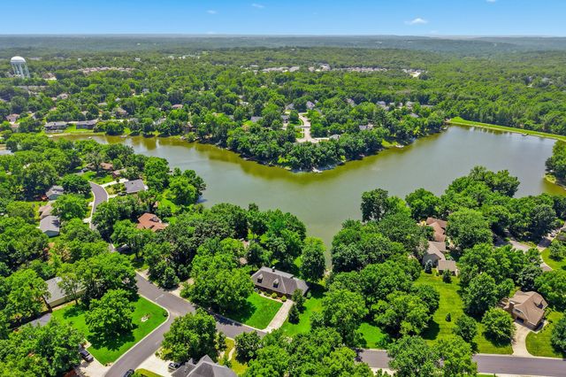 528 N CEDAR LAKE DR, Columbia, MO 65203