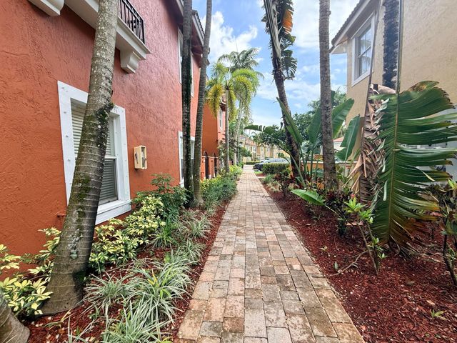 3307 Merrick Lane 1004, Margate, FL 33063