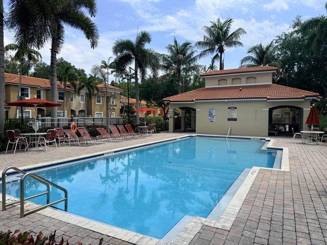 3307 Merrick Lane 1004, Margate, FL 33063