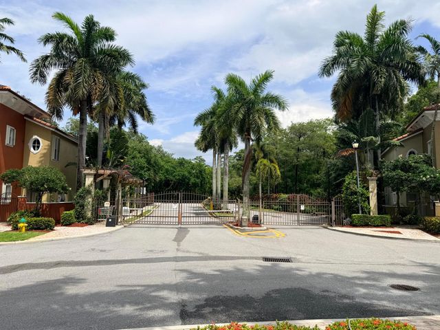 3307 Merrick Lane 1004, Margate, FL 33063