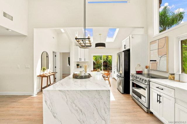 9956 Cummins Pl, San Diego, CA 92131