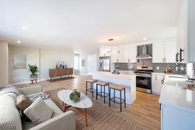 937 Worth Ave, Linden City, NJ 07036