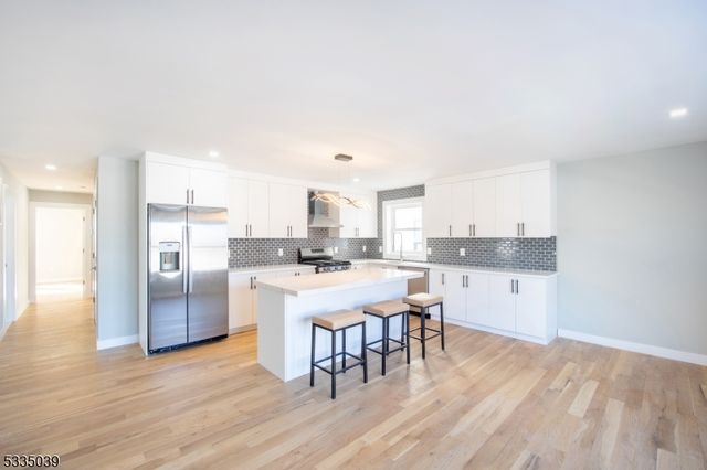 937 Worth Ave, Linden City, NJ 07036
