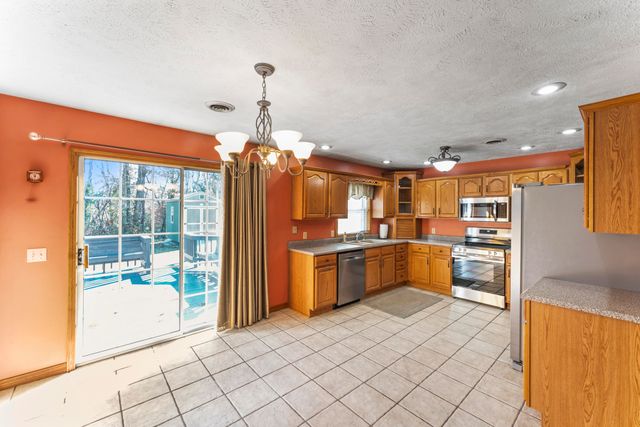 1409 Oak Street, Cassville, MO 65625