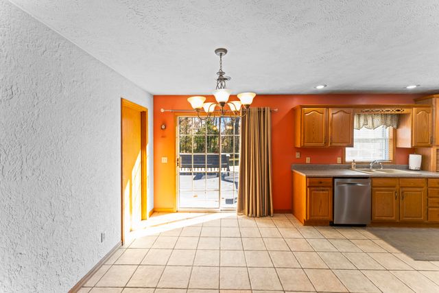 1409 Oak Street, Cassville, MO 65625