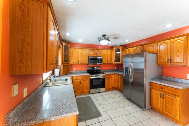 1409 Oak Street, Cassville, MO 65625