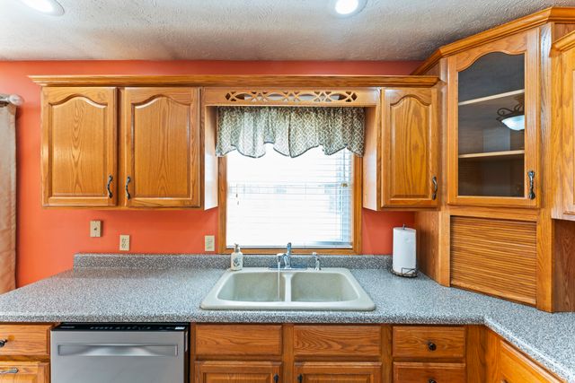 1409 Oak Street, Cassville, MO 65625