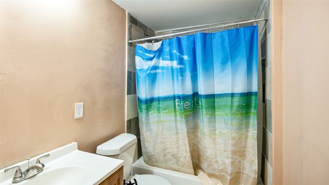 1474 Vz County Road 3810, Wills Point, TX 75169