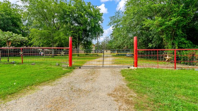 1474 Vz County Road 3810, Wills Point, TX 75169