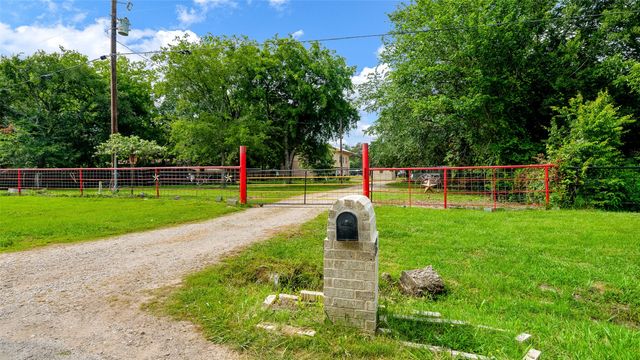 1474 Vz County Road 3810, Wills Point, TX 75169