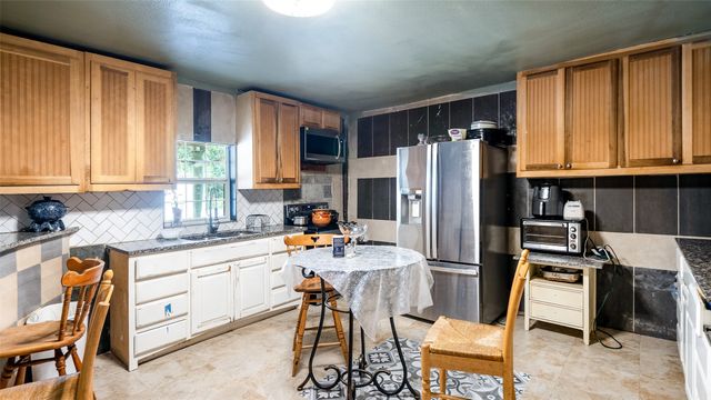 1474 Vz County Road 3810, Wills Point, TX 75169