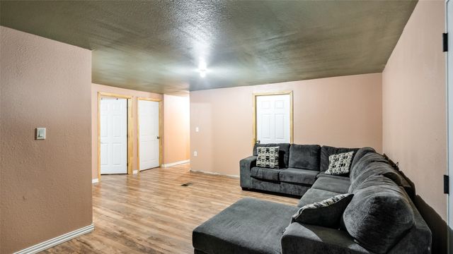 1474 Vz County Road 3810, Wills Point, TX 75169