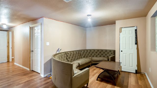 1474 Vz County Road 3810, Wills Point, TX 75169