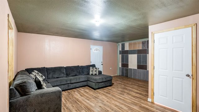 1474 Vz County Road 3810, Wills Point, TX 75169