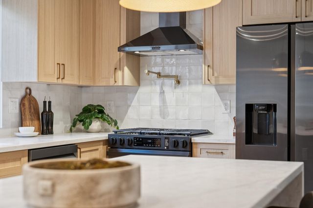 112 Valley Oaks Dr, Alamo, CA 94507