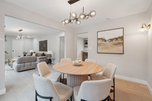 112 Valley Oaks Dr, Alamo, CA 94507