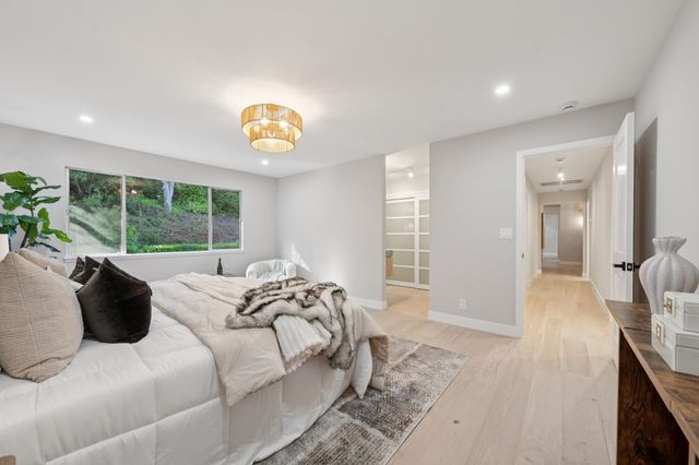 112 Valley Oaks Dr, Alamo, CA 94507