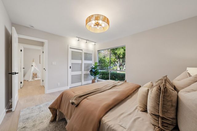 112 Valley Oaks Dr, Alamo, CA 94507