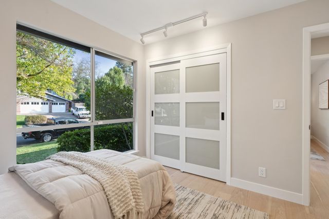 112 Valley Oaks Dr, Alamo, CA 94507