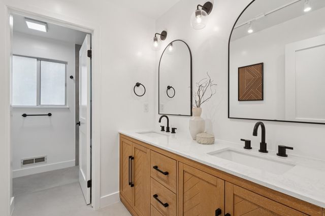 112 Valley Oaks Dr, Alamo, CA 94507