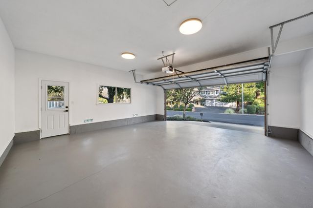 112 Valley Oaks Dr, Alamo, CA 94507