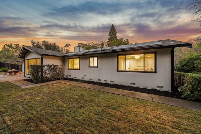 112 Valley Oaks Dr, Alamo, CA 94507