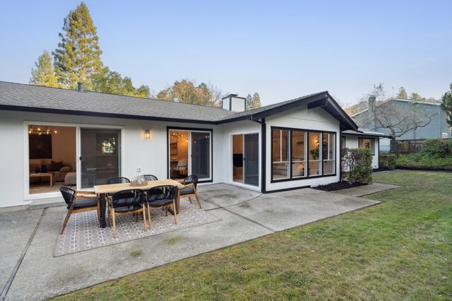 112 Valley Oaks Dr, Alamo, CA 94507