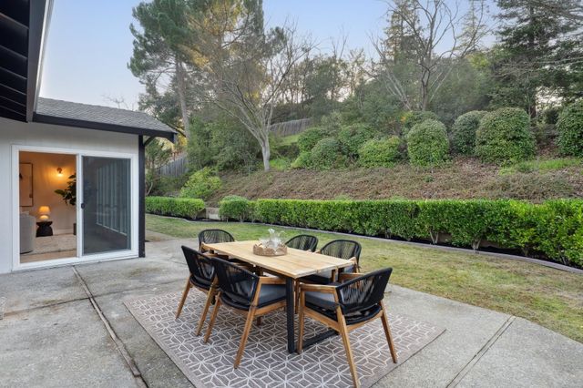 112 Valley Oaks Dr, Alamo, CA 94507