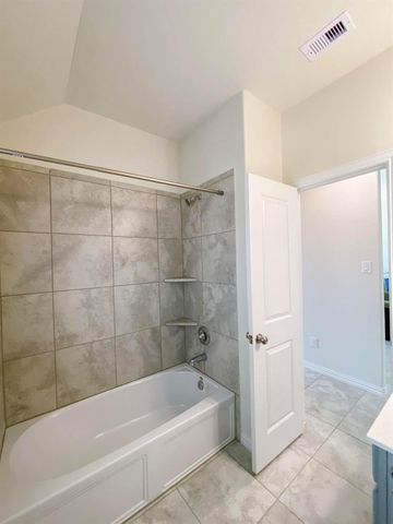 2923 Millstream Court, Dickinson, TX 77539