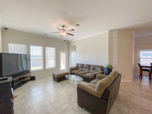 2923 Millstream Court, Dickinson, TX 77539